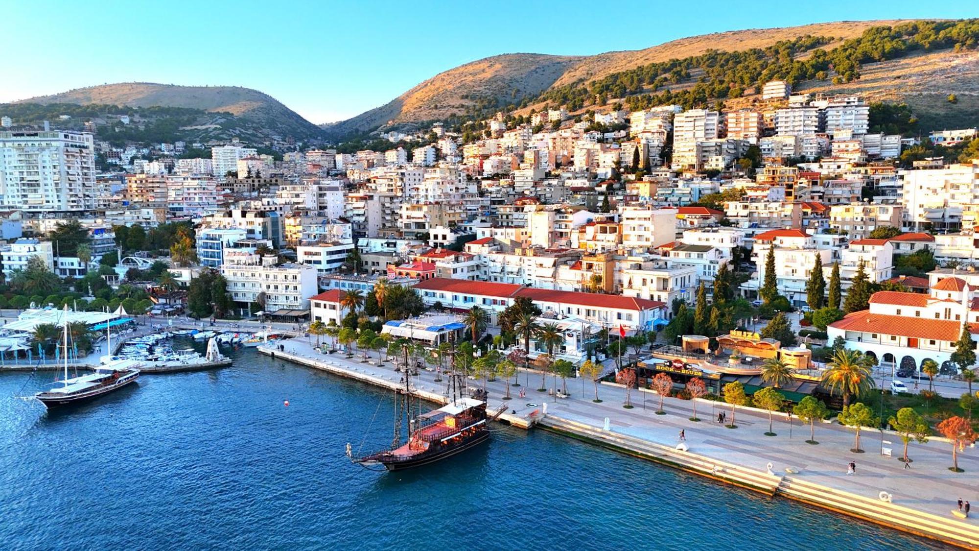 Deep Blue Rooftop - 111 Sarandë Exterior foto